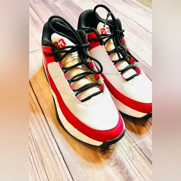 Nike Jordan : JORDAN Air MAX AURA Kids' 5.5Y Red and White Sneakers DA8021-106 - Picture 3 of 7